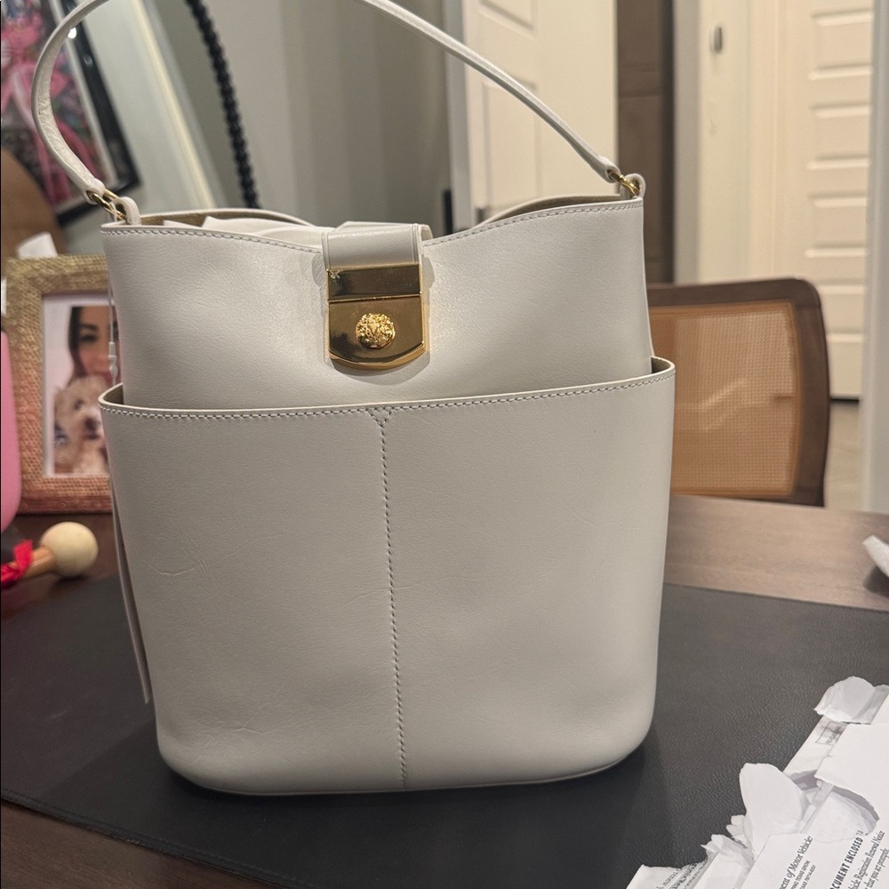 Veronica Beard Cream Leather Shoulder Bag - Picture 13 of 13